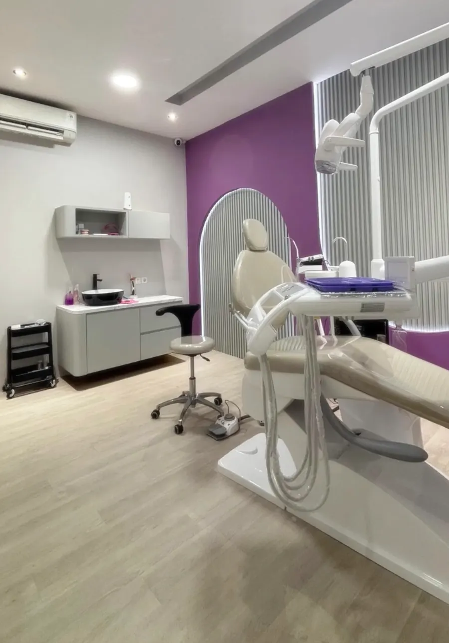Interior Ruang Tindakan Rata Dental